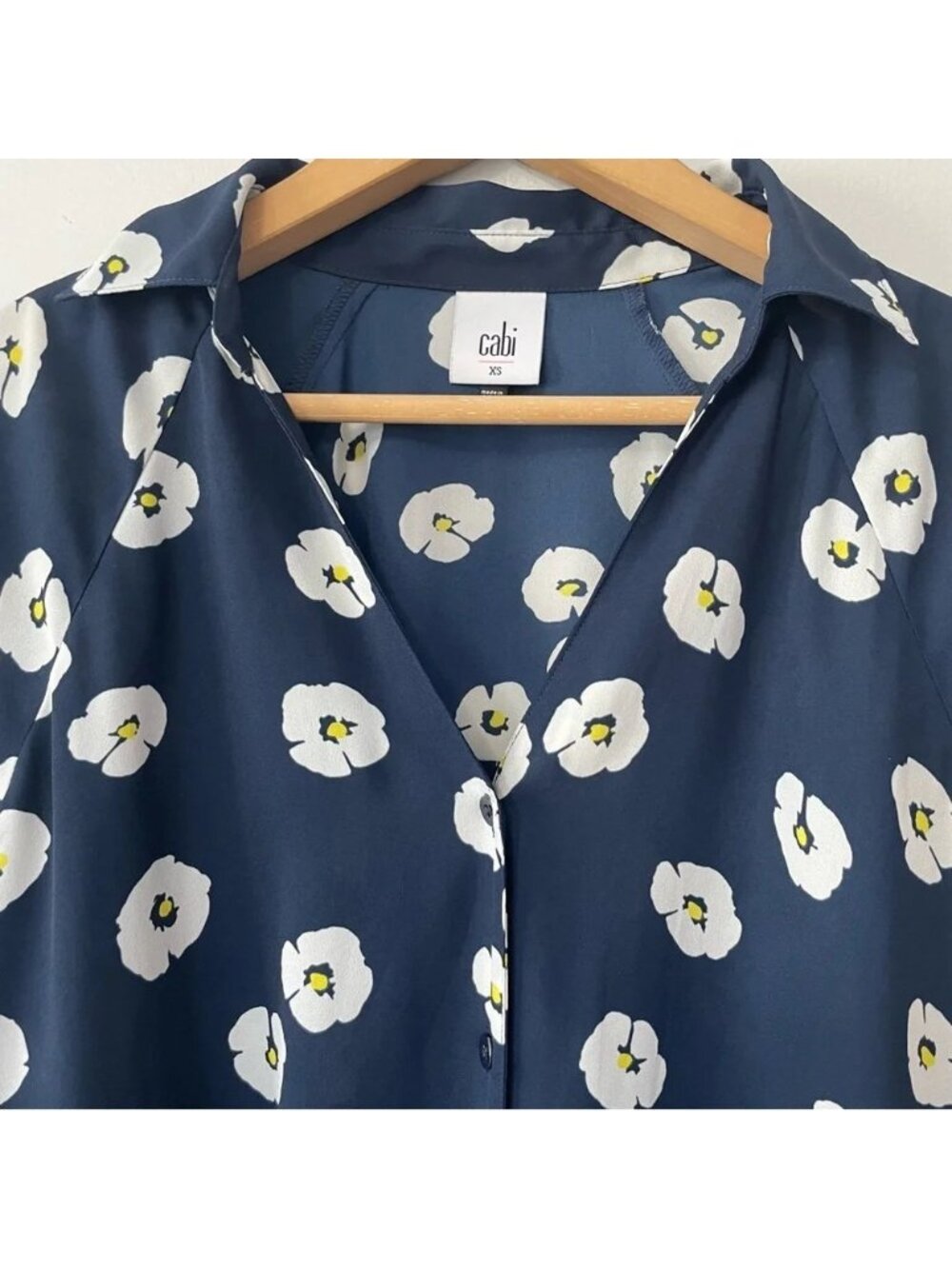 Cabi Navy Blue Floral Daisy Chiffon Blouse Top - Size XS - Picture 3 of 4